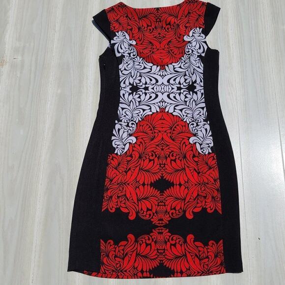 I LF Red and White Bodycon dress with side zipper - Picture 12 of 16